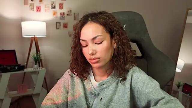 branchwithflowerss's cam snapshot