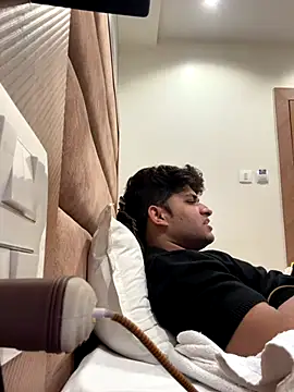 Vihaaanfucks's cam snapshot