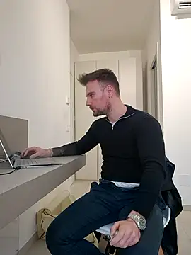 mrlyuis live sex cam