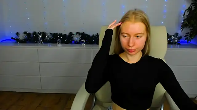 Alina_Blonde's cam snapshot