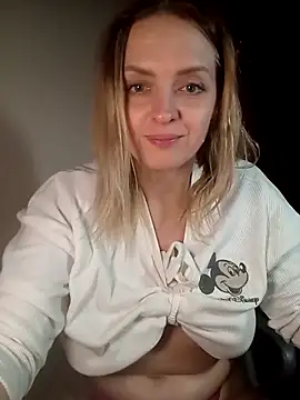 Ami_Foxy's cam snapshot