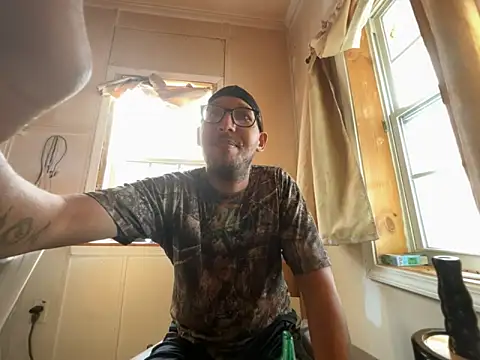 ThrowedWorldWide's cam snapshot