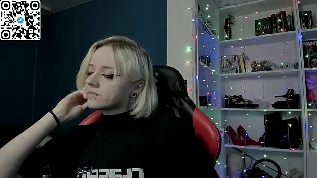 Holy_Mistress_S's cam snapshot