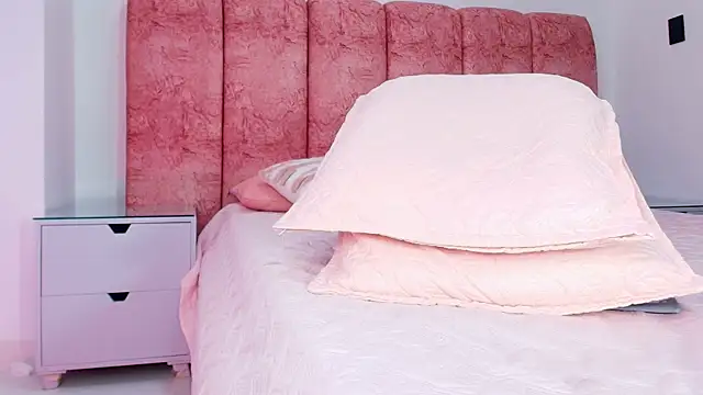 kendal_rossi's cam snapshot