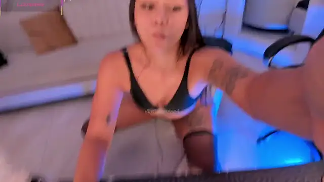 AllyJensen's cam snapshot