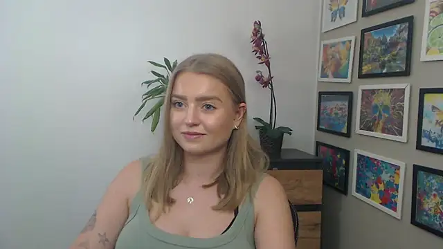 Mysteryerica's cam snapshot