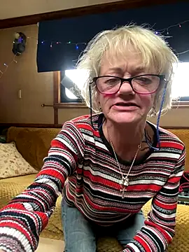 ladyboatlady's cam snapshot