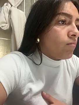 Alyha_Cortes's cam snapshot