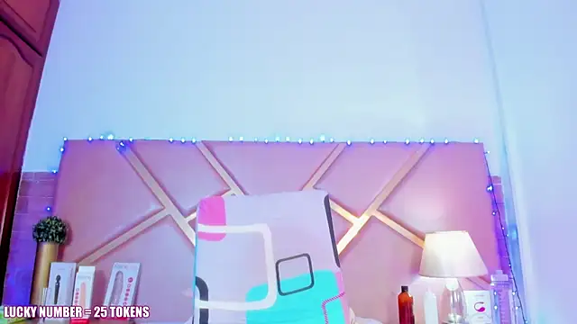 SophieSinclair's cam snapshot