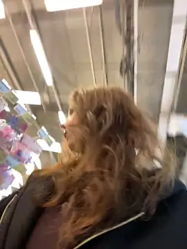 QuitieLia live sex cam