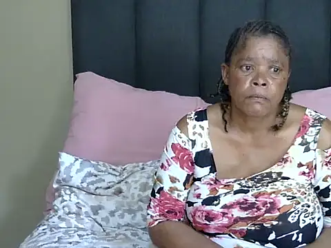 bigsexymama2's cam snapshot