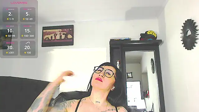 Vicky_hotmilf's cam snapshot