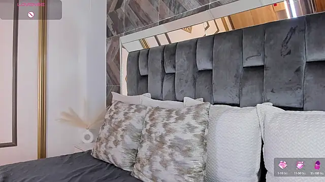 NaylaGrey's cam snapshot