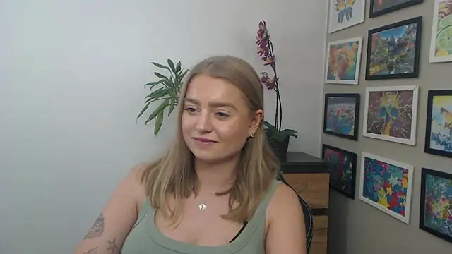 Mysteryerica's cam snapshot