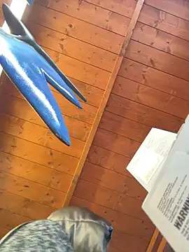 DaisyVibesss's cam snapshot