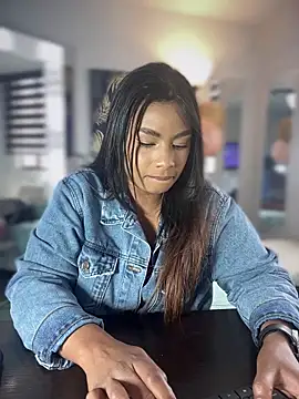 _caroline_jackson_'s cam snapshot