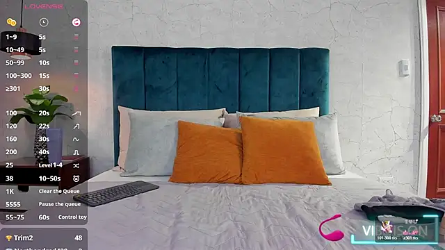 Luna18Pink's cam snapshot