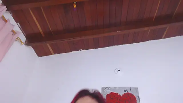 Amara_Red's cam snapshot