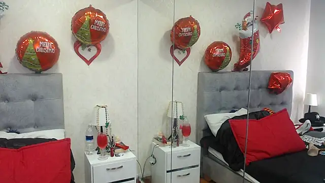 ScarlettGreen_'s cam snapshot