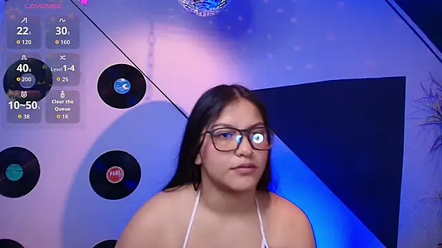 Lilith_and_Khloe live sex cam