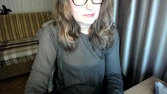 lauraoven's cam snapshot