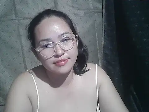 yummy_jyra02167's cam snapshot