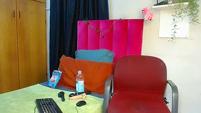 Lisa-001's cam snapshot