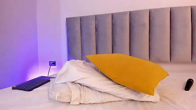 Emely_Deluxe's cam snapshot