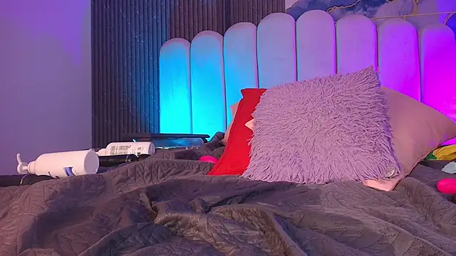 jones_maddy_'s cam snapshot