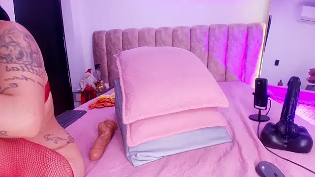 Auroraa_miller's cam snapshot