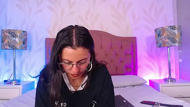 Emmy_Palacios's cam snapshot