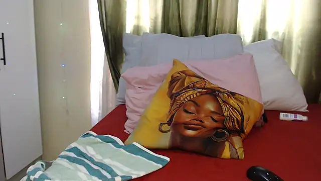 Foxybrownxx1's cam snapshot