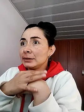 NathyMilf_'s cam snapshot