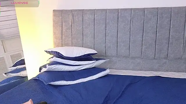 CurvyRosse_'s cam snapshot