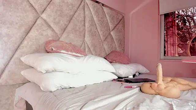 Mara_Torres1's cam snapshot