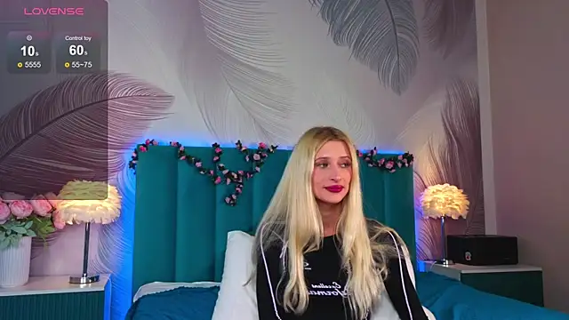 Monica_Leen's cam snapshot