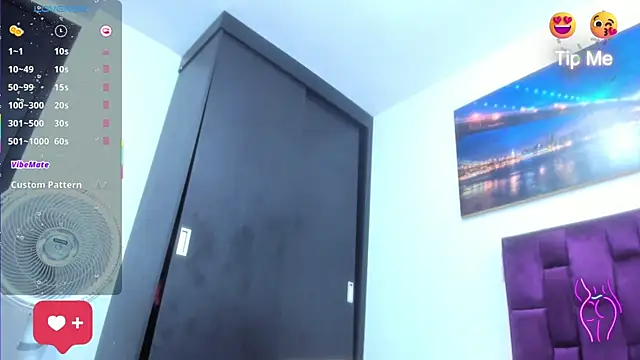 Alicia_Whitee's cam snapshot