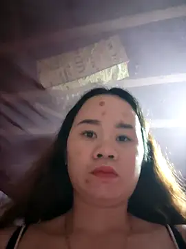 LeanaLy's cam snapshot