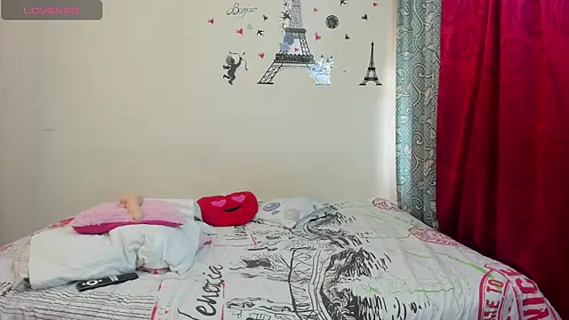 Naomi-Blaze's cam snapshot