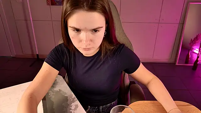 May_Bloom's cam snapshot