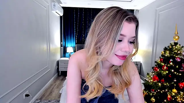 FollowLovee's cam snapshot