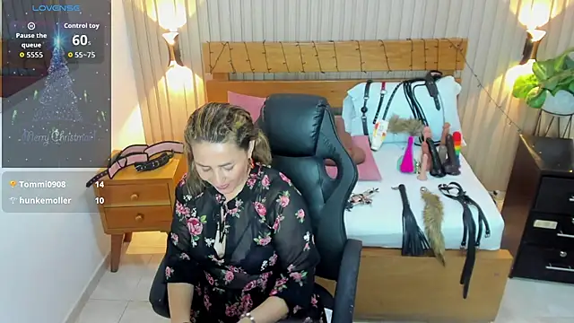 luciana_ballesteros_'s cam snapshot