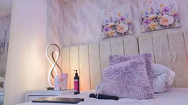 MeganCruzGB's cam snapshot