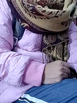 Ruhi_07's cam snapshot