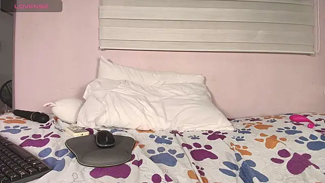 mary_cute9's cam snapshot