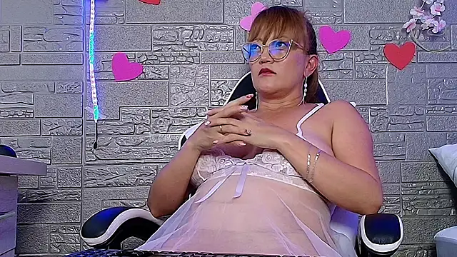 naomi_diamond_'s cam snapshot