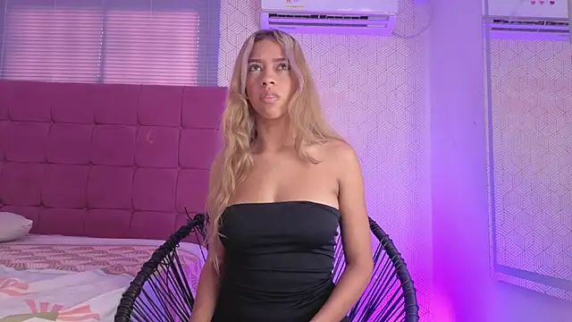 lily_and_wan's cam snapshot