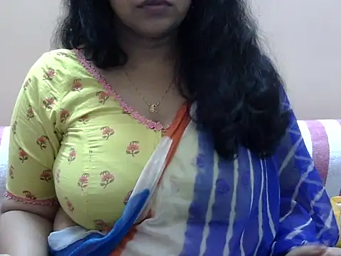 Chatwithsia's cam snapshot