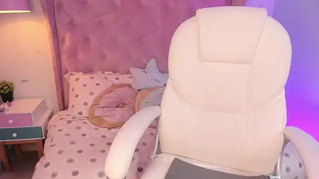 Vanelope_evanss's cam snapshot