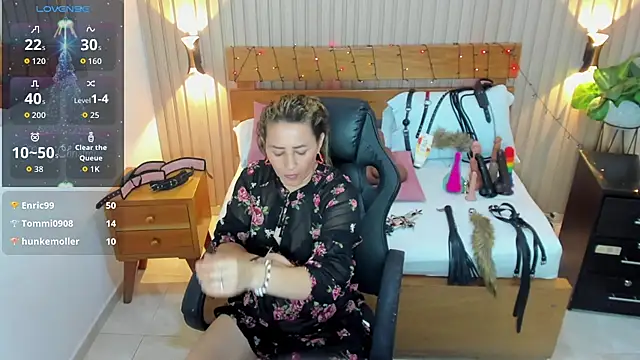 luciana_ballesteros_'s cam snapshot